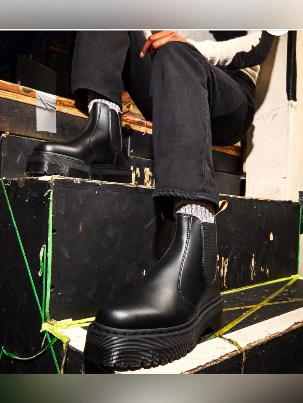 Dr. Marten Unisex Vegan 2976 Platform Chelsea Boots in black, US Size 12 Men/13